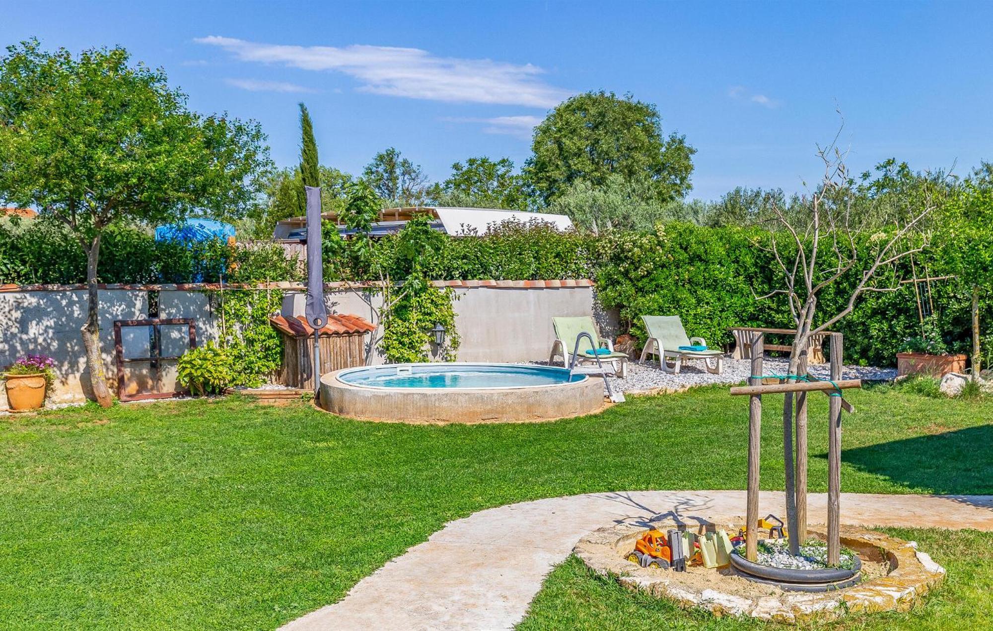Beautiful Home In Skatari With Kitchen Pola Esterno foto
